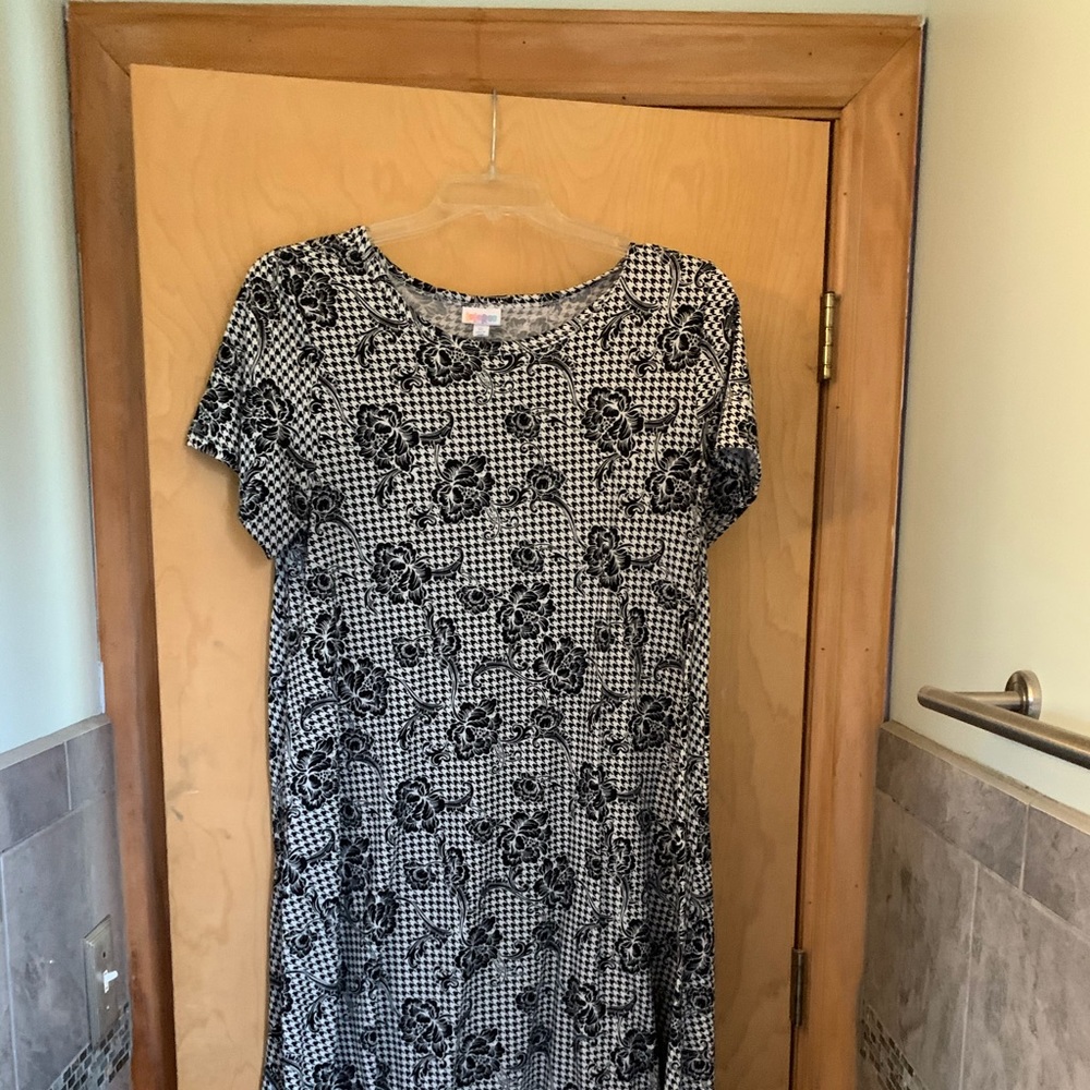 EUC XL LuLaRoe Carly dress